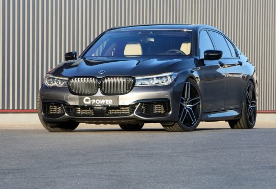 BMW M760Li