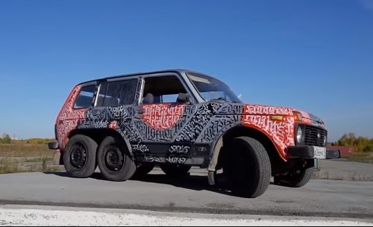 Lada Niva 6x6