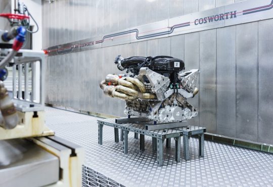 aston martin valkyrie v12 engine