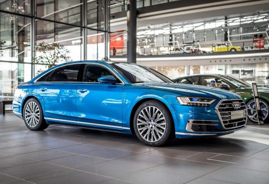Audi A8 L 50 TDI Ara Blue