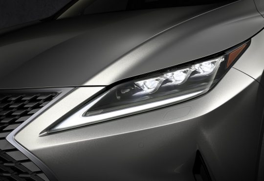 Lexus RX inovativni farovi