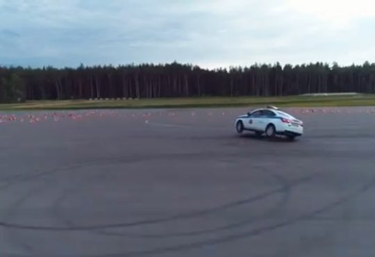 Lada Vesta i okretanje za 180 stepeni prilikom vožnje unazad