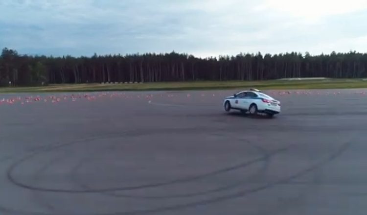Lada Vesta i okretanje za 180 stepeni prilikom vožnje unazad