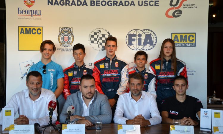Branislav Pijević, Dejan Stojić, Staniša Lazarac i Nikola Miljković sa članovima reprezentacije Srbije - AMSS