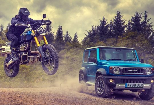 Suzuki Jimny vs Trimuph Scrambler