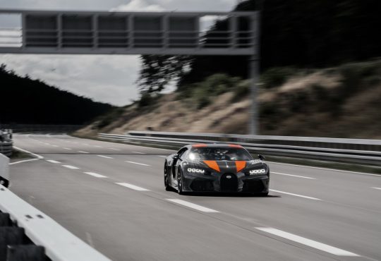 Bugatti Chiron - top speed run