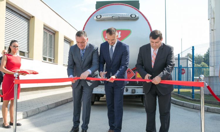 Presecanje vrpce, otvaranje Depo MOL Serbia - Copy