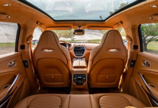 Aston Martin DBX