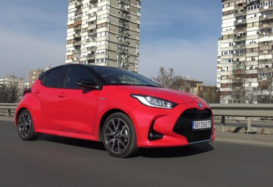novi Yaris