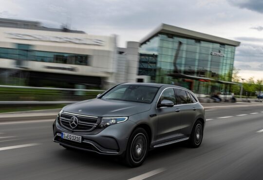 Mercedes EQA