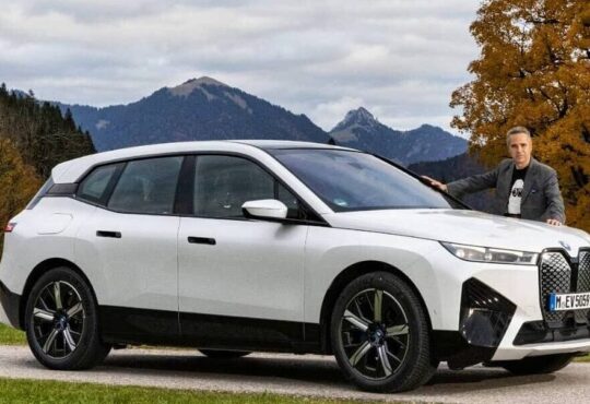 BMW iX